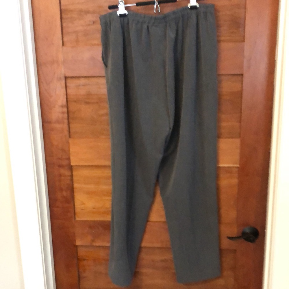 Grey slacks - Picture 4 of 4